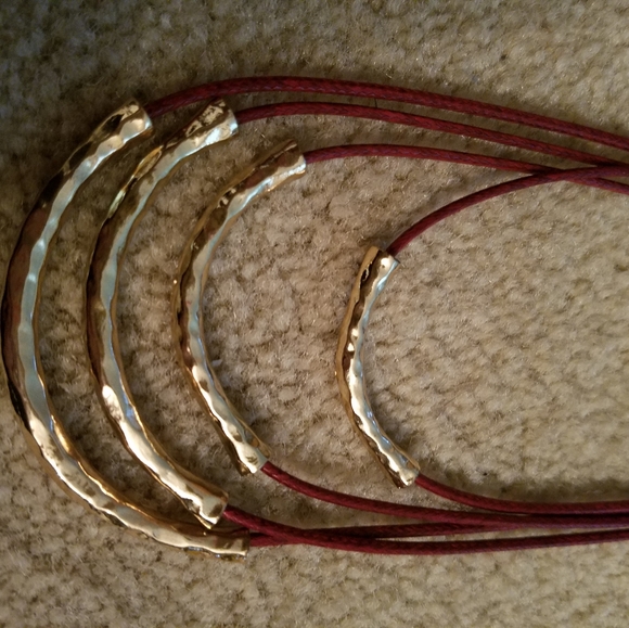 Red Leather and gold tone Choker Necklace 💋 - Picture 5 of 7